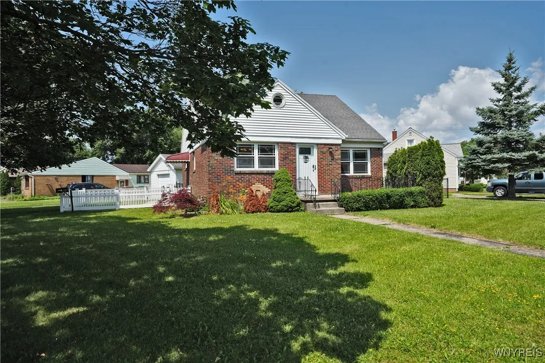 860 George Urban Boulevard, Cheektowaga, New York, Cheektowaga, New York 14225, 3 Bedrooms Bedrooms, 8 Rooms Rooms,2 BathroomsBathrooms,Residential,For Sale,860 George Urban Boulevard, Cheektowaga, New York ,B1619987