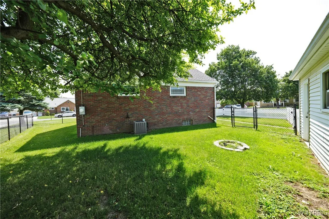 860 George Urban Boulevard, Cheektowaga, New York, Cheektowaga, New York 14225, 3 Bedrooms Bedrooms, 8 Rooms Rooms,2 BathroomsBathrooms,Residential,For Sale,860 George Urban Boulevard, Cheektowaga, New York ,B1619987