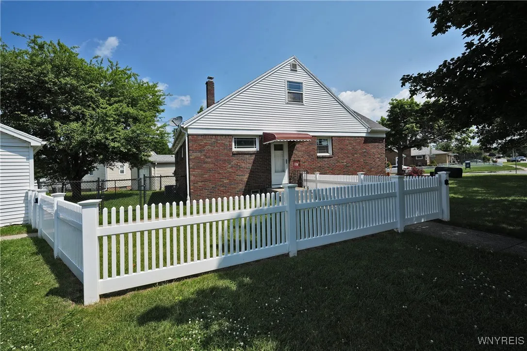860 George Urban Boulevard, Cheektowaga, New York, Cheektowaga, New York 14225, 3 Bedrooms Bedrooms, 8 Rooms Rooms,2 BathroomsBathrooms,Residential,For Sale,860 George Urban Boulevard, Cheektowaga, New York ,B1619987