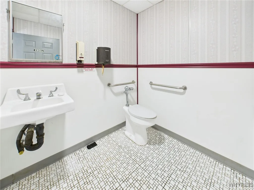 9279 Lake Avenue, Portland, New York 14716, Portland, New York 14716, 7 Rooms Rooms,Commercial Sale,For Sale,9279 Lake Avenue, Portland, New York 14716,B1620492