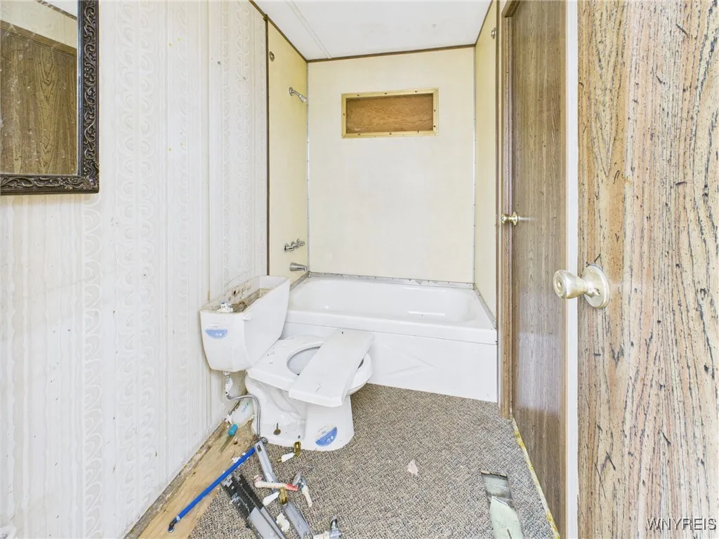 9279 Lake Avenue, Portland, New York 14716, Portland, New York 14716, 7 Rooms Rooms,Commercial Sale,For Sale,9279 Lake Avenue, Portland, New York 14716,B1620492