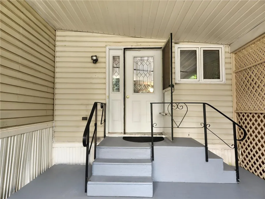 carport entry
