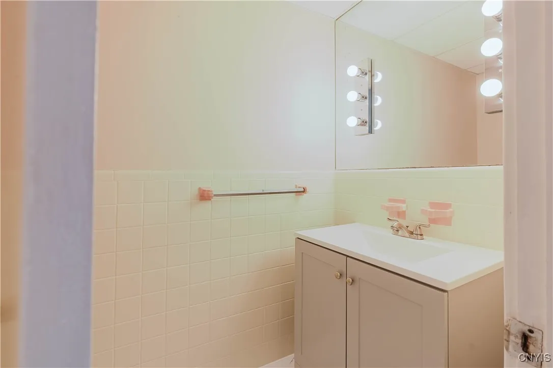 304 Flower Avenue West, Watertown City, New York 1, Watertown City, New York 13601, 4 Bedrooms Bedrooms, 18 Rooms Rooms,2 BathroomsBathrooms,Residential,For Sale,304 Flower Avenue West, Watertown City, New York 1,S1619278