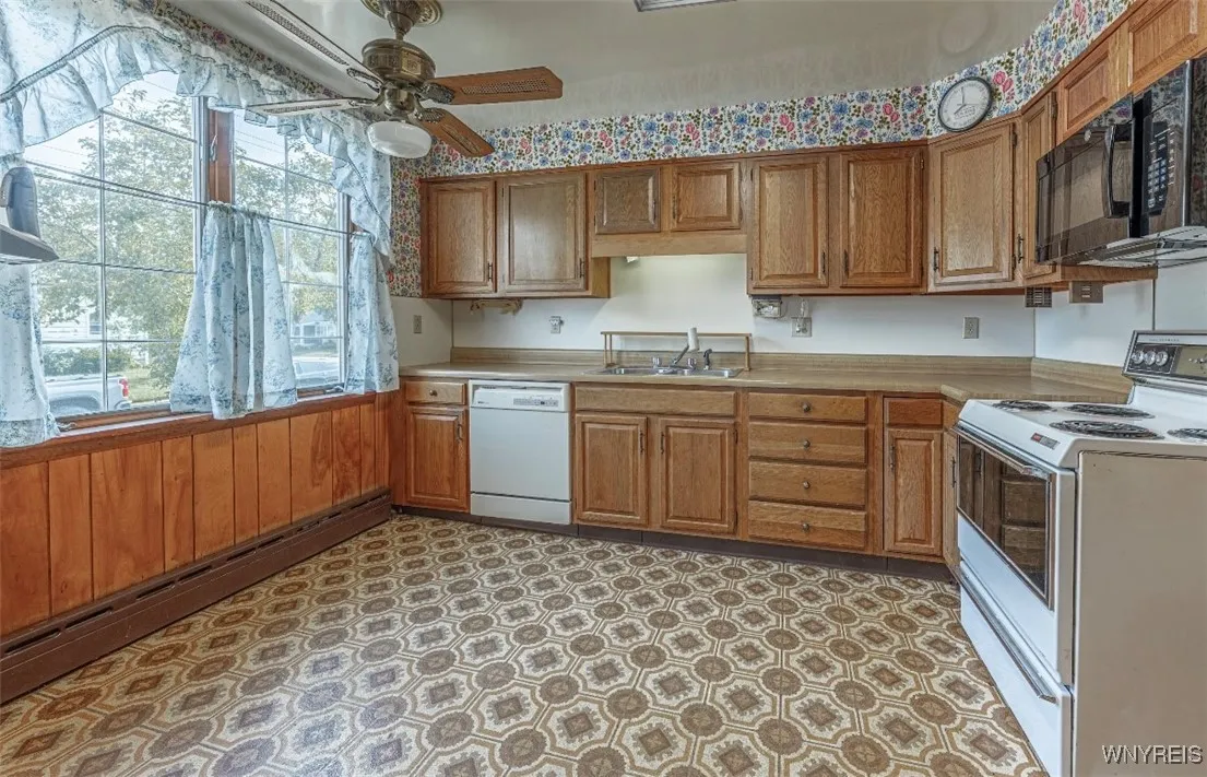 264 Lyndale Avenue, Tonawanda, New York 14223, Tonawanda, New York 14223, 4 Bedrooms Bedrooms, 9 Rooms Rooms,2 BathroomsBathrooms,Residential,For Sale,264 Lyndale Avenue, Tonawanda, New York 14223,B1619954