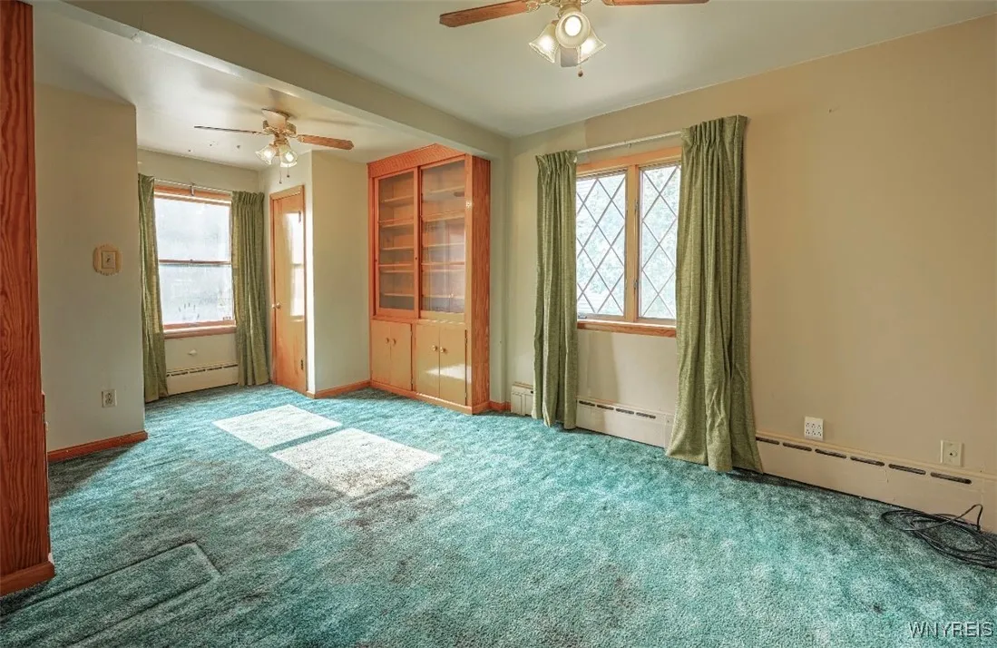 264 Lyndale Avenue, Tonawanda, New York 14223, Tonawanda, New York 14223, 4 Bedrooms Bedrooms, 9 Rooms Rooms,2 BathroomsBathrooms,Residential,For Sale,264 Lyndale Avenue, Tonawanda, New York 14223,B1619954
