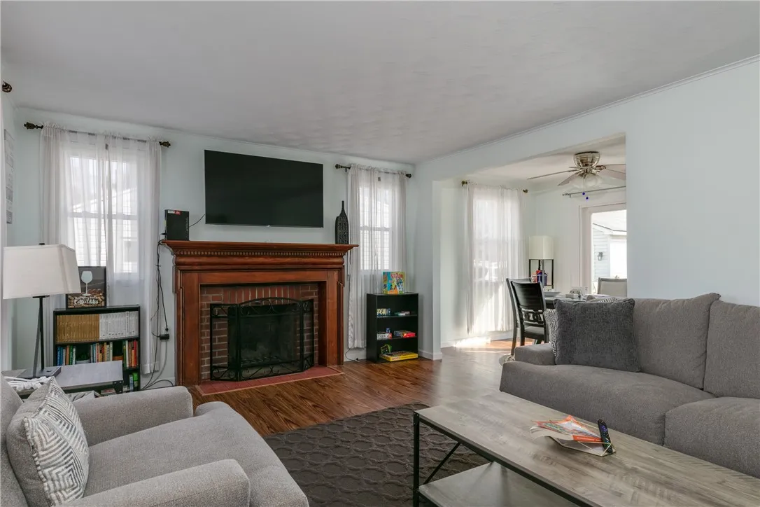 182 North Place, Corning City, New York 14830, Corning City, New York 14830, 4 Bedrooms Bedrooms, 7 Rooms Rooms,2 BathroomsBathrooms,Residential Lease,For Rent,182 North Place, Corning City, New York 14830,R1619851