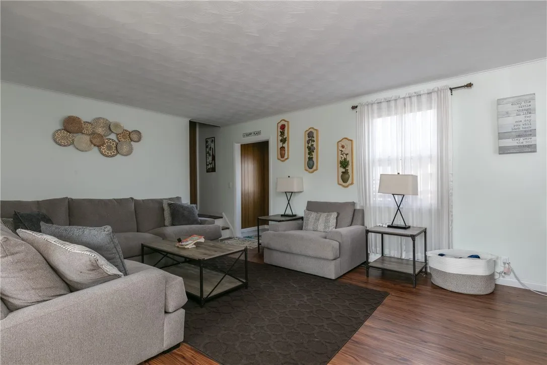 182 North Place, Corning City, New York 14830, Corning City, New York 14830, 4 Bedrooms Bedrooms, 7 Rooms Rooms,2 BathroomsBathrooms,Residential Lease,For Rent,182 North Place, Corning City, New York 14830,R1619851