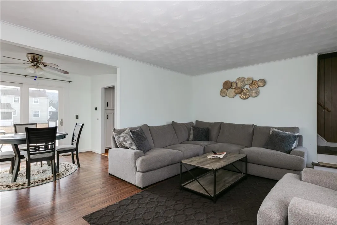 182 North Place, Corning City, New York 14830, Corning City, New York 14830, 4 Bedrooms Bedrooms, 7 Rooms Rooms,2 BathroomsBathrooms,Residential Lease,For Rent,182 North Place, Corning City, New York 14830,R1619851
