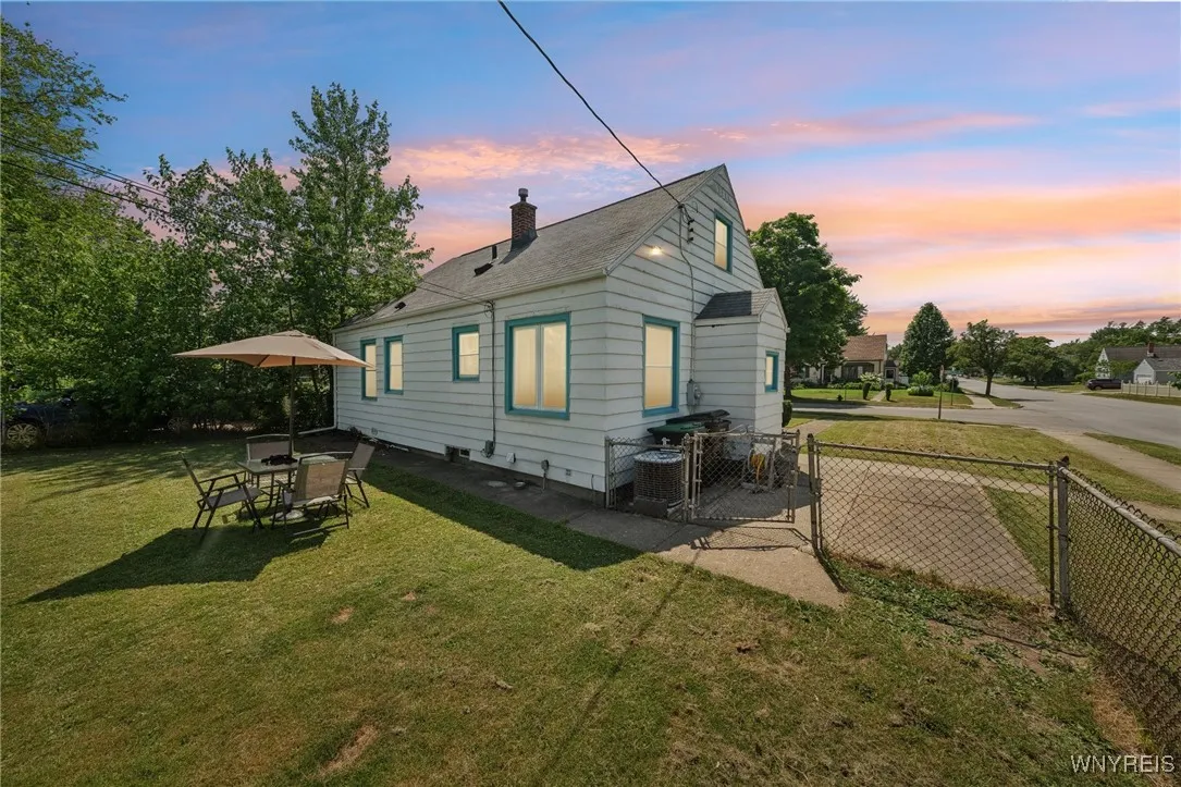 167 Somerville Avenue, Tonawanda, New York 14150, Tonawanda, New York 14150, 3 Bedrooms Bedrooms, 6 Rooms Rooms,1 BathroomBathrooms,Residential,For Sale,167 Somerville Avenue, Tonawanda, New York 14150,B1618261