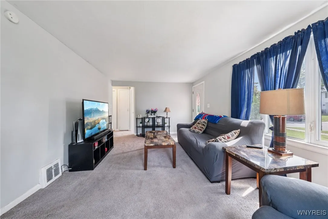 167 Somerville Avenue, Tonawanda, New York 14150, Tonawanda, New York 14150, 3 Bedrooms Bedrooms, 6 Rooms Rooms,1 BathroomBathrooms,Residential,For Sale,167 Somerville Avenue, Tonawanda, New York 14150,B1618261