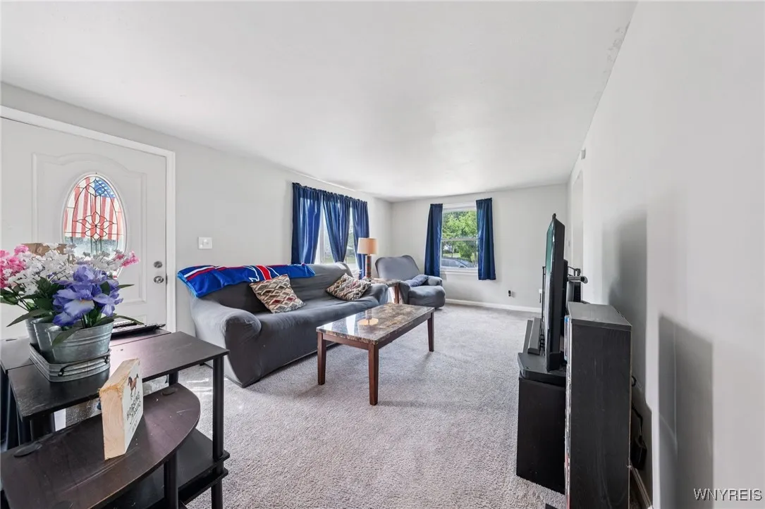 167 Somerville Avenue, Tonawanda, New York 14150, Tonawanda, New York 14150, 3 Bedrooms Bedrooms, 6 Rooms Rooms,1 BathroomBathrooms,Residential,For Sale,167 Somerville Avenue, Tonawanda, New York 14150,B1618261