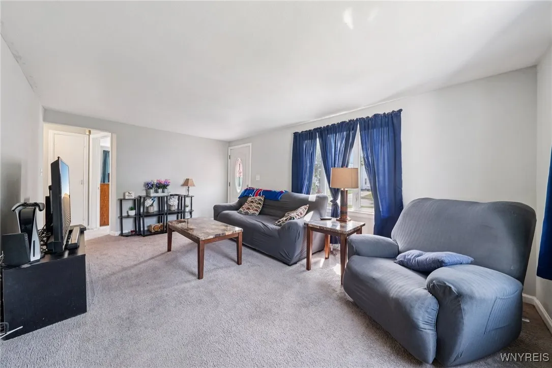 167 Somerville Avenue, Tonawanda, New York 14150, Tonawanda, New York 14150, 3 Bedrooms Bedrooms, 6 Rooms Rooms,1 BathroomBathrooms,Residential,For Sale,167 Somerville Avenue, Tonawanda, New York 14150,B1618261