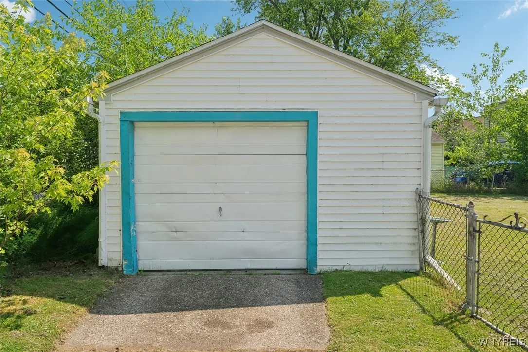 167 Somerville Avenue, Tonawanda, New York 14150, Tonawanda, New York 14150, 3 Bedrooms Bedrooms, 6 Rooms Rooms,1 BathroomBathrooms,Residential,For Sale,167 Somerville Avenue, Tonawanda, New York 14150,B1618261