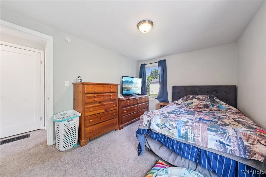 167 Somerville Avenue, Tonawanda, New York 14150, Tonawanda, New York 14150, 3 Bedrooms Bedrooms, 6 Rooms Rooms,1 BathroomBathrooms,Residential,For Sale,167 Somerville Avenue, Tonawanda, New York 14150,B1618261