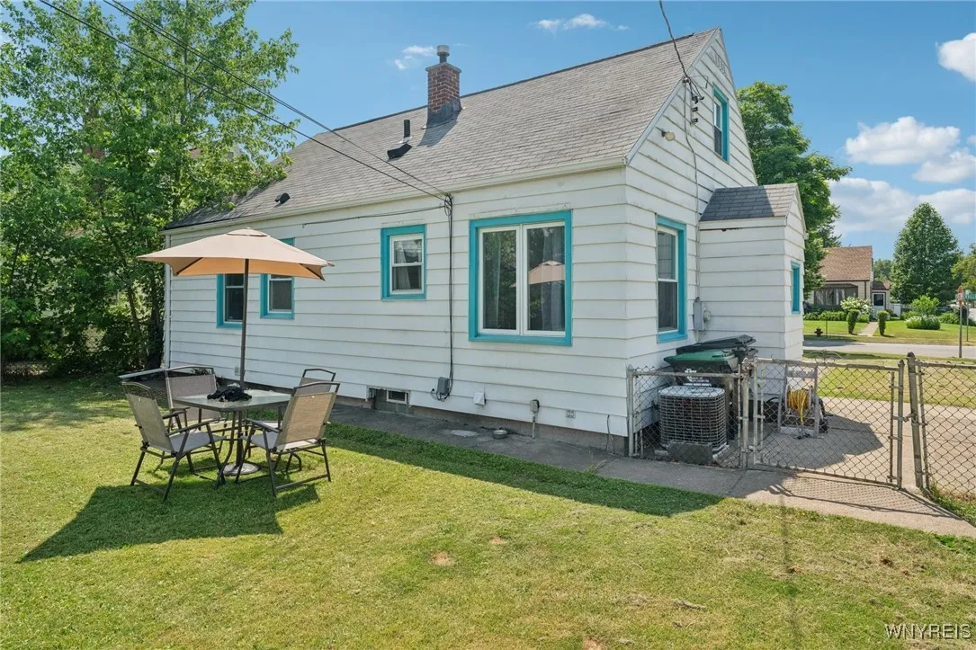 167 Somerville Avenue, Tonawanda, New York 14150, Tonawanda, New York 14150, 3 Bedrooms Bedrooms, 6 Rooms Rooms,1 BathroomBathrooms,Residential,For Sale,167 Somerville Avenue, Tonawanda, New York 14150,B1618261