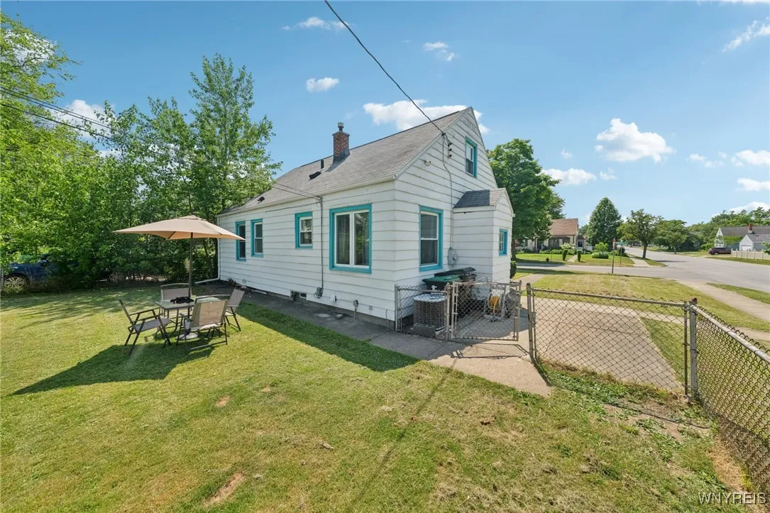 167 Somerville Avenue, Tonawanda, New York 14150, Tonawanda, New York 14150, 3 Bedrooms Bedrooms, 6 Rooms Rooms,1 BathroomBathrooms,Residential,For Sale,167 Somerville Avenue, Tonawanda, New York 14150,B1618261