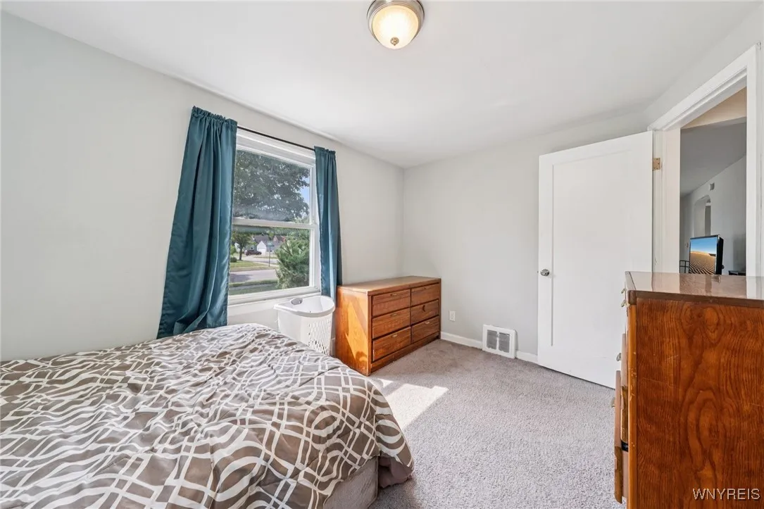 167 Somerville Avenue, Tonawanda, New York 14150, Tonawanda, New York 14150, 3 Bedrooms Bedrooms, 6 Rooms Rooms,1 BathroomBathrooms,Residential,For Sale,167 Somerville Avenue, Tonawanda, New York 14150,B1618261
