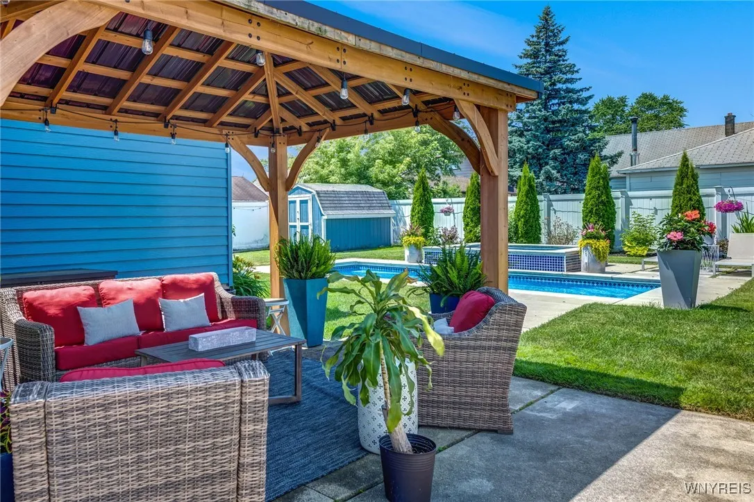 1416 99th Street, Niagara Falls, New York 14304, Niagara Falls, New York 14304, 3 Bedrooms Bedrooms, 8 Rooms Rooms,1 BathroomBathrooms,Residential,Closed,1416 99th Street, Niagara Falls, New York 14304,0,B1620364