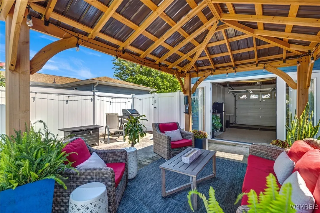 1416 99th Street, Niagara Falls, New York 14304, Niagara Falls, New York 14304, 3 Bedrooms Bedrooms, 8 Rooms Rooms,1 BathroomBathrooms,Residential,Closed,1416 99th Street, Niagara Falls, New York 14304,0,B1620364