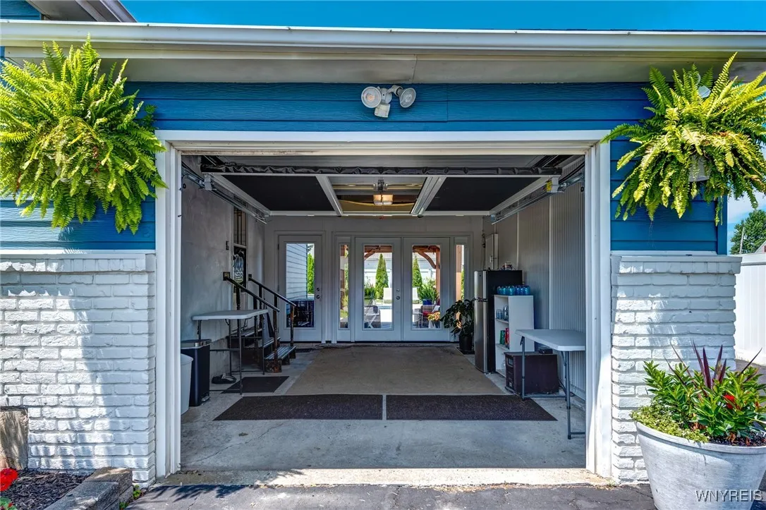 1416 99th Street, Niagara Falls, New York 14304, Niagara Falls, New York 14304, 3 Bedrooms Bedrooms, 8 Rooms Rooms,1 BathroomBathrooms,Residential,Closed,1416 99th Street, Niagara Falls, New York 14304,0,B1620364