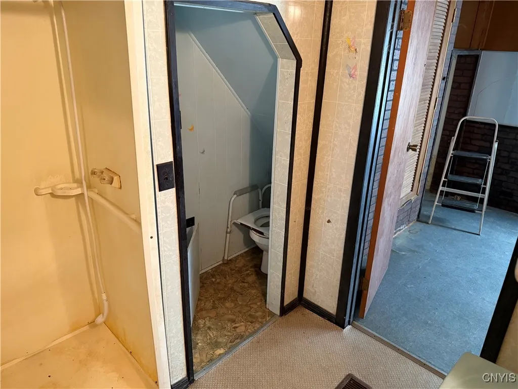 211 W Park Street, Lenox, New York 13032, Lenox, New York 13032, 4 Bedrooms Bedrooms, 11 Rooms Rooms,2 BathroomsBathrooms,Residential,For Sale,211 W Park Street, Lenox, New York 13032,S1620448