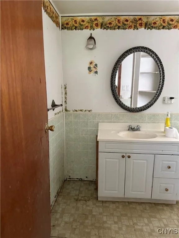 211 W Park Street, Lenox, New York 13032, Lenox, New York 13032, 4 Bedrooms Bedrooms, 11 Rooms Rooms,2 BathroomsBathrooms,Residential,For Sale,211 W Park Street, Lenox, New York 13032,S1620448