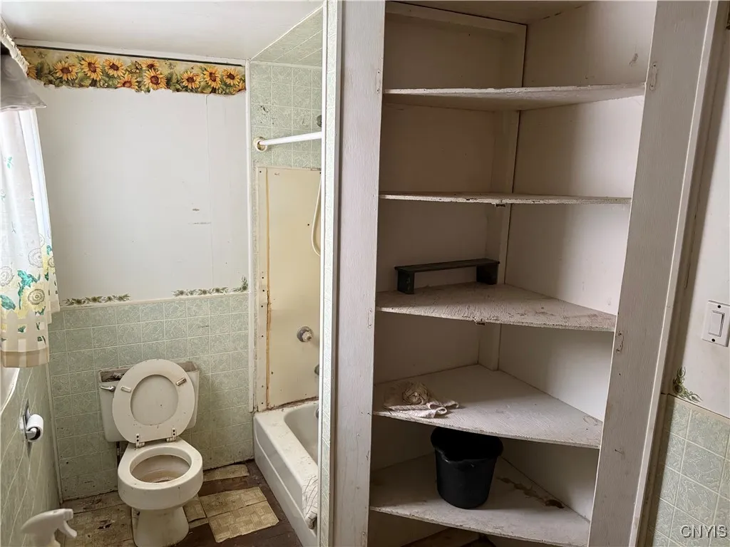 211 W Park Street, Lenox, New York 13032, Lenox, New York 13032, 4 Bedrooms Bedrooms, 11 Rooms Rooms,2 BathroomsBathrooms,Residential,For Sale,211 W Park Street, Lenox, New York 13032,S1620448