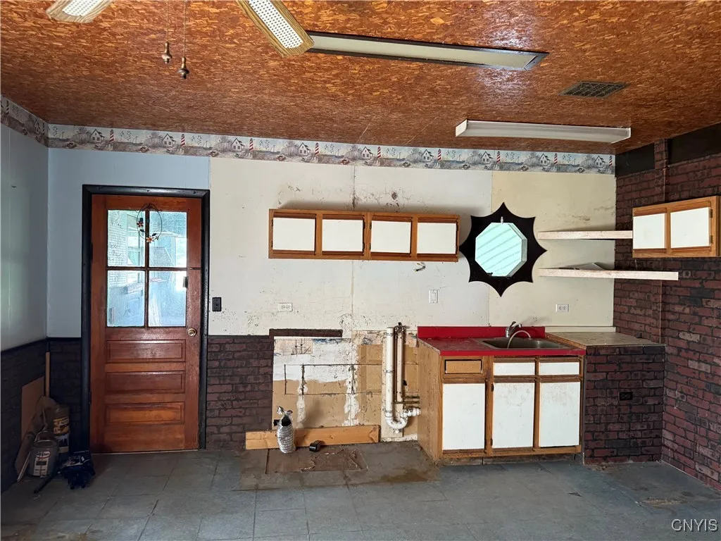211 W Park Street, Lenox, New York 13032, Lenox, New York 13032, 4 Bedrooms Bedrooms, 11 Rooms Rooms,2 BathroomsBathrooms,Residential,For Sale,211 W Park Street, Lenox, New York 13032,S1620448