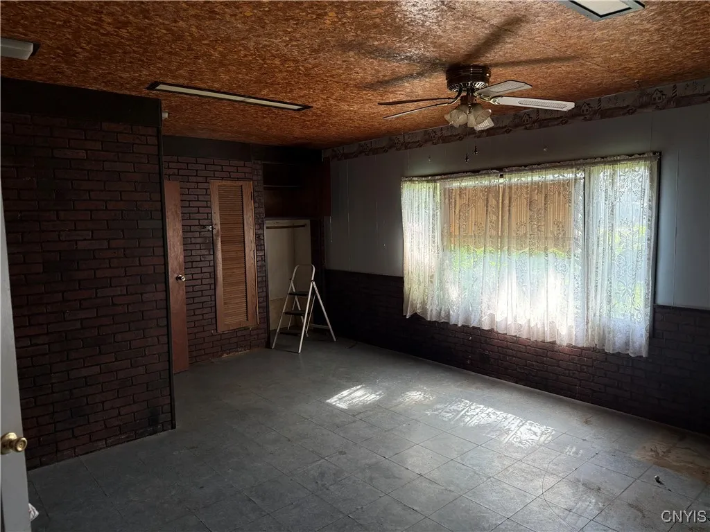 211 W Park Street, Lenox, New York 13032, Lenox, New York 13032, 4 Bedrooms Bedrooms, 11 Rooms Rooms,2 BathroomsBathrooms,Residential,For Sale,211 W Park Street, Lenox, New York 13032,S1620448