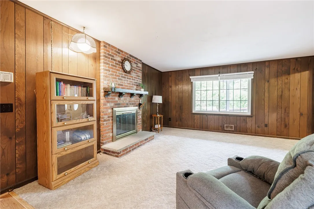 288 Brooksboro Dr Drive, Webster, New York 14580, Webster, New York 14580, 5 Bedrooms Bedrooms, 10 Rooms Rooms,3 BathroomsBathrooms,Residential,For Sale,288 Brooksboro Dr Drive, Webster, New York 14580,R1620661