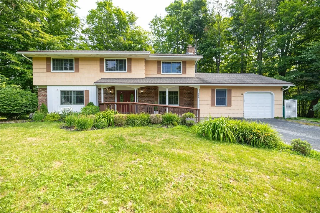 288 Brooksboro Dr Drive, Webster, New York 14580, Webster, New York 14580, 5 Bedrooms Bedrooms, 10 Rooms Rooms,3 BathroomsBathrooms,Residential,For Sale,288 Brooksboro Dr Drive, Webster, New York 14580,R1620661