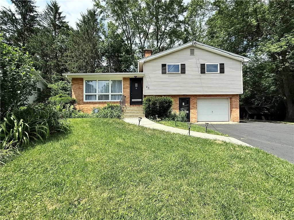 23 Speer Drive, Corning, New York 14830, Corning, New York 14830, 3 Bedrooms Bedrooms, 10 Rooms Rooms,2 BathroomsBathrooms,Residential,For Sale,23 Speer Drive, Corning, New York 14830,R1620453