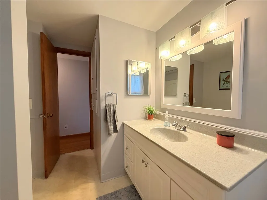 23 Speer Drive, Corning, New York 14830, Corning, New York 14830, 3 Bedrooms Bedrooms, 10 Rooms Rooms,2 BathroomsBathrooms,Residential,For Sale,23 Speer Drive, Corning, New York 14830,R1620453