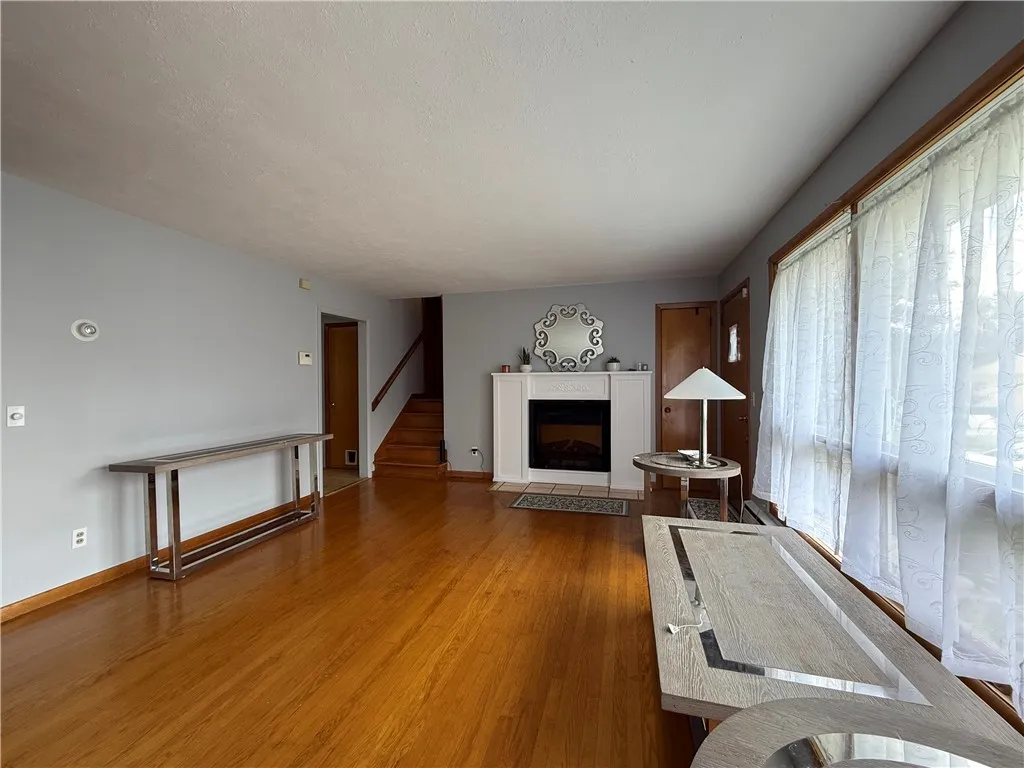 23 Speer Drive, Corning, New York 14830, Corning, New York 14830, 3 Bedrooms Bedrooms, 10 Rooms Rooms,2 BathroomsBathrooms,Residential,For Sale,23 Speer Drive, Corning, New York 14830,R1620453