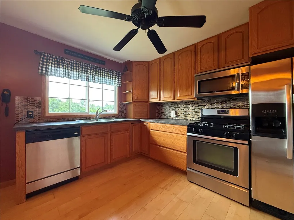 890 Holdridge Street, Southport, New York 14904, Southport, New York 14904, 3 Bedrooms Bedrooms, 8 Rooms Rooms,1 BathroomBathrooms,Residential,For Sale,890 Holdridge Street, Southport, New York 14904,R1620497