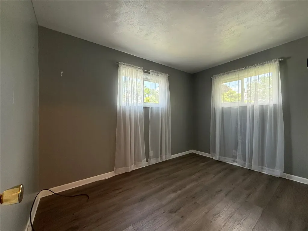 890 Holdridge Street, Southport, New York 14904, Southport, New York 14904, 3 Bedrooms Bedrooms, 8 Rooms Rooms,1 BathroomBathrooms,Residential,For Sale,890 Holdridge Street, Southport, New York 14904,R1620497