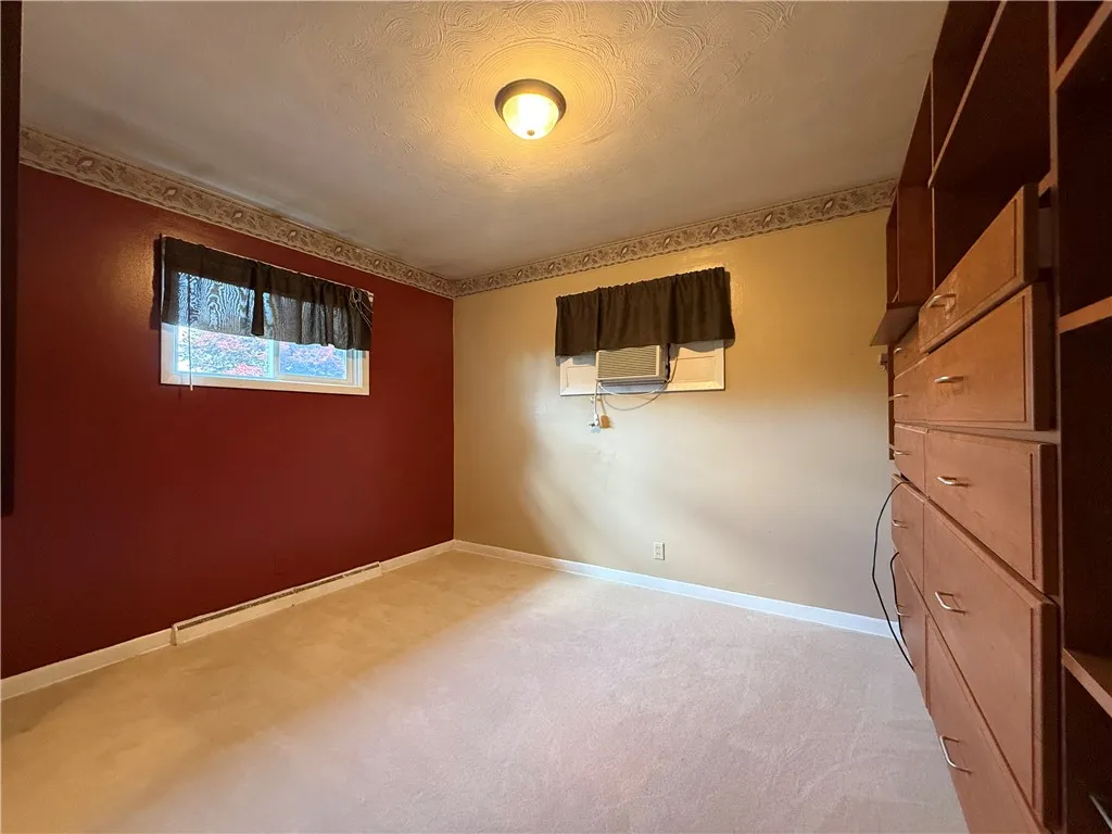 890 Holdridge Street, Southport, New York 14904, Southport, New York 14904, 3 Bedrooms Bedrooms, 8 Rooms Rooms,1 BathroomBathrooms,Residential,For Sale,890 Holdridge Street, Southport, New York 14904,R1620497