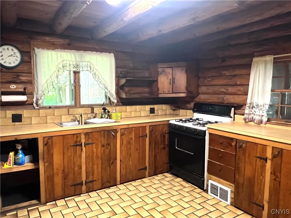 315 County Route 23, Constantia, New York 13044, Constantia, New York 13044, 3 Bedrooms Bedrooms, 9 Rooms Rooms,2 BathroomsBathrooms,Residential,Closed,315 County Route 23, Constantia, New York 13044,0,S1619802