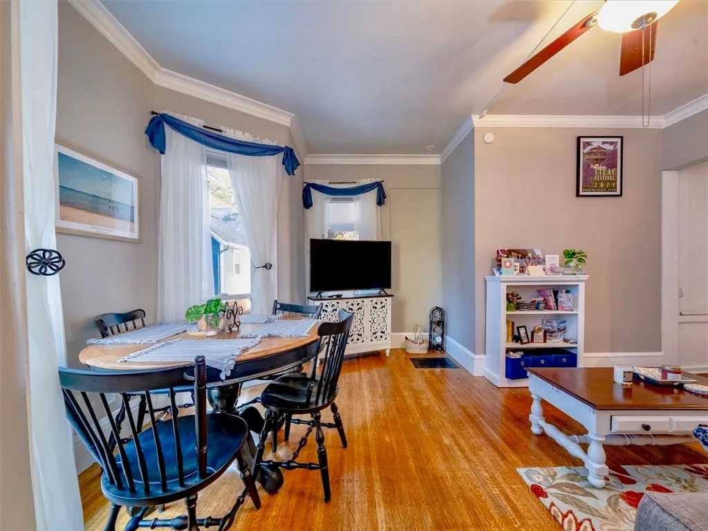 Front 1 Bedroom Unit Great Room/Dinette