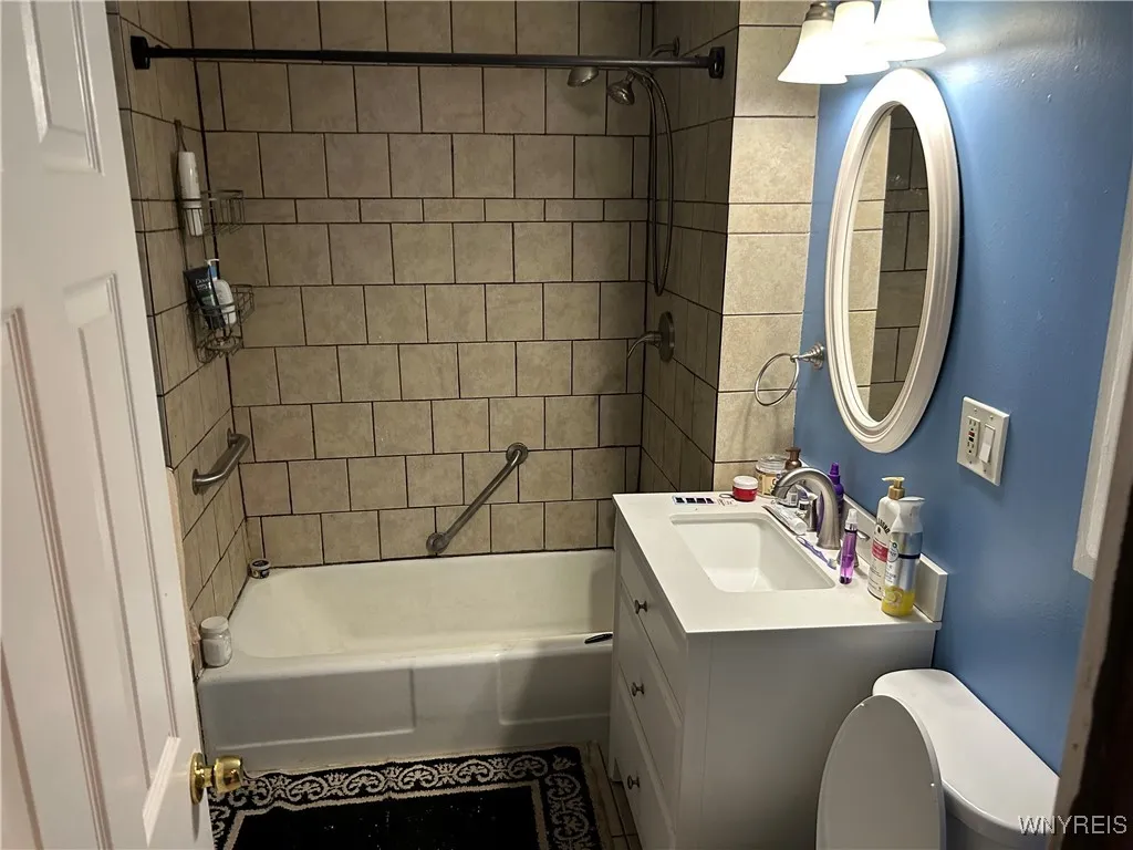 Full Bathroom
