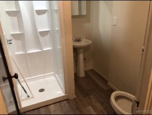 83 Custer Street, Buffalo, New York 14214, Buffalo, New York 14214, 4 Bedrooms Bedrooms, 7 Rooms Rooms,1 BathroomBathrooms,Residential,For Sale,83 Custer Street, Buffalo, New York 14214,B1619748