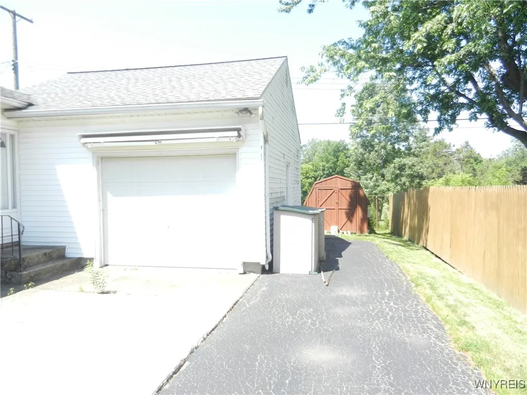 3704 Grafton Avenue, Hamburg, New York 14219, Hamburg, New York 14219, 2 Bedrooms Bedrooms, 6 Rooms Rooms,1 BathroomBathrooms,Residential,Closed,3704 Grafton Avenue, Hamburg, New York 14219,0,B1620385
