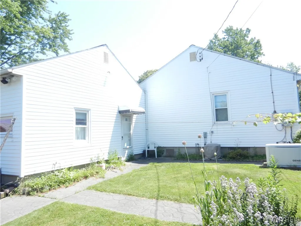 3704 Grafton Avenue, Hamburg, New York 14219, Hamburg, New York 14219, 2 Bedrooms Bedrooms, 6 Rooms Rooms,1 BathroomBathrooms,Residential,Closed,3704 Grafton Avenue, Hamburg, New York 14219,0,B1620385