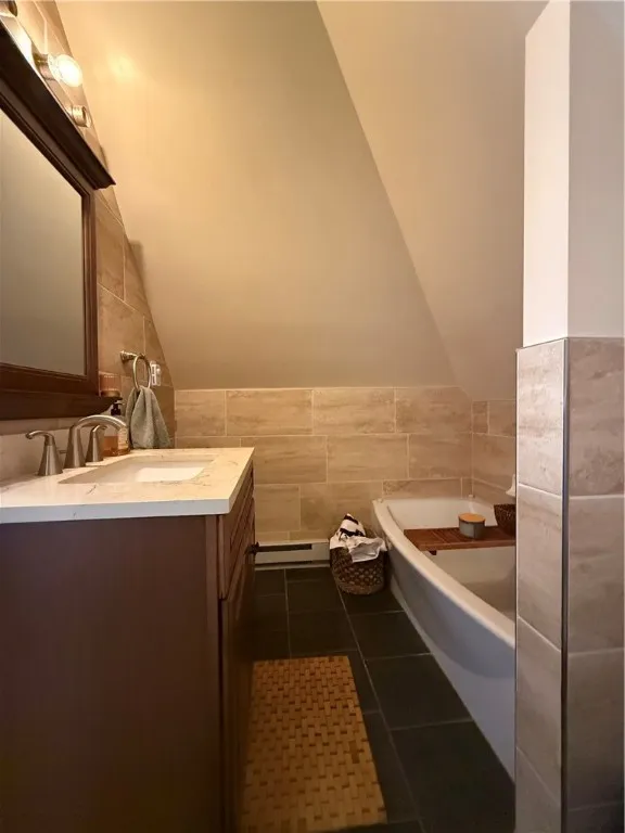 1036 Monroe Avenue, Rochester, New York 14620, Rochester, New York 14620, 1 Bedroom Bedrooms, 5 Rooms Rooms,1 BathroomBathrooms,Residential Lease,For Rent,1036 Monroe Avenue, Rochester, New York 14620,R1620698