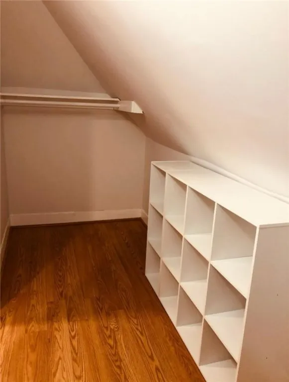 1036 Monroe Avenue, Rochester, New York 14620, Rochester, New York 14620, 1 Bedroom Bedrooms, 5 Rooms Rooms,1 BathroomBathrooms,Residential Lease,For Rent,1036 Monroe Avenue, Rochester, New York 14620,R1620698