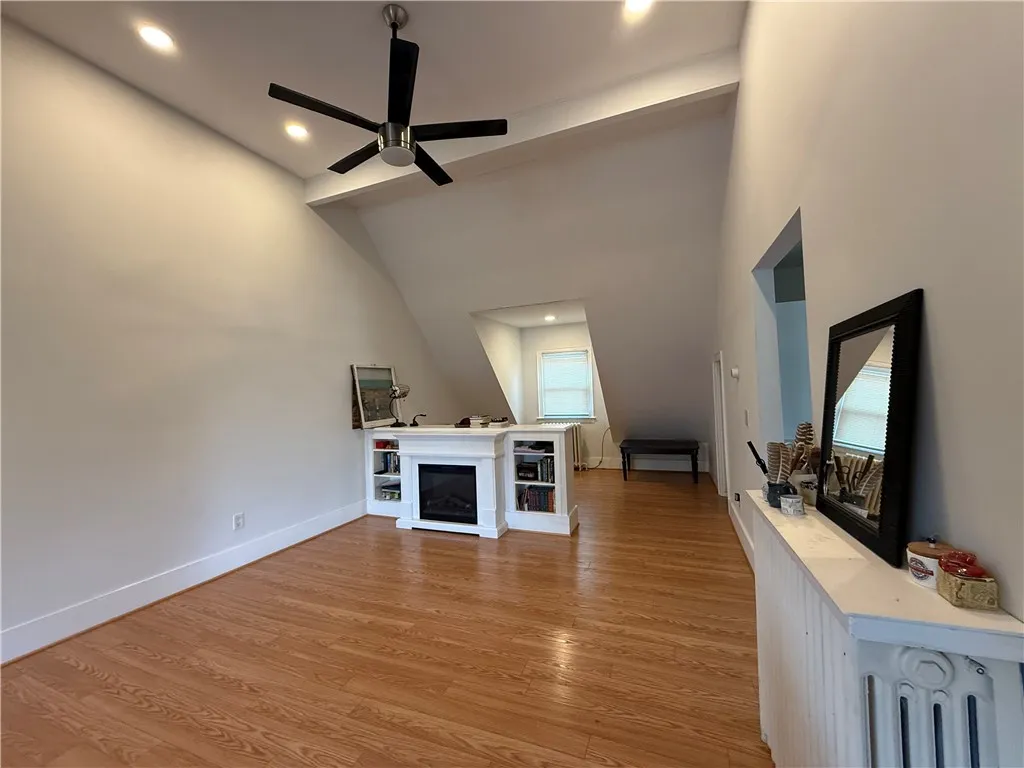 1036 Monroe Avenue, Rochester, New York 14620, Rochester, New York 14620, 1 Bedroom Bedrooms, 5 Rooms Rooms,1 BathroomBathrooms,Residential Lease,For Rent,1036 Monroe Avenue, Rochester, New York 14620,R1620698