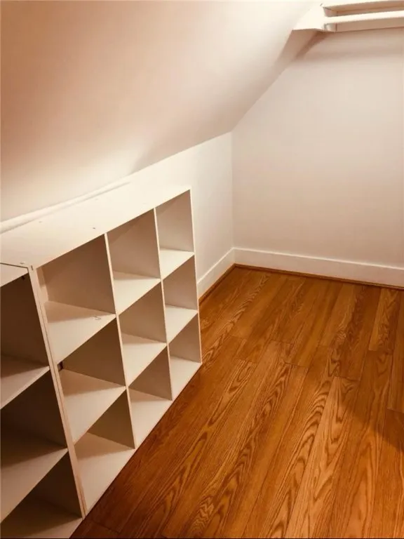 1036 Monroe Avenue, Rochester, New York 14620, Rochester, New York 14620, 1 Bedroom Bedrooms, 5 Rooms Rooms,1 BathroomBathrooms,Residential Lease,For Rent,1036 Monroe Avenue, Rochester, New York 14620,R1620698