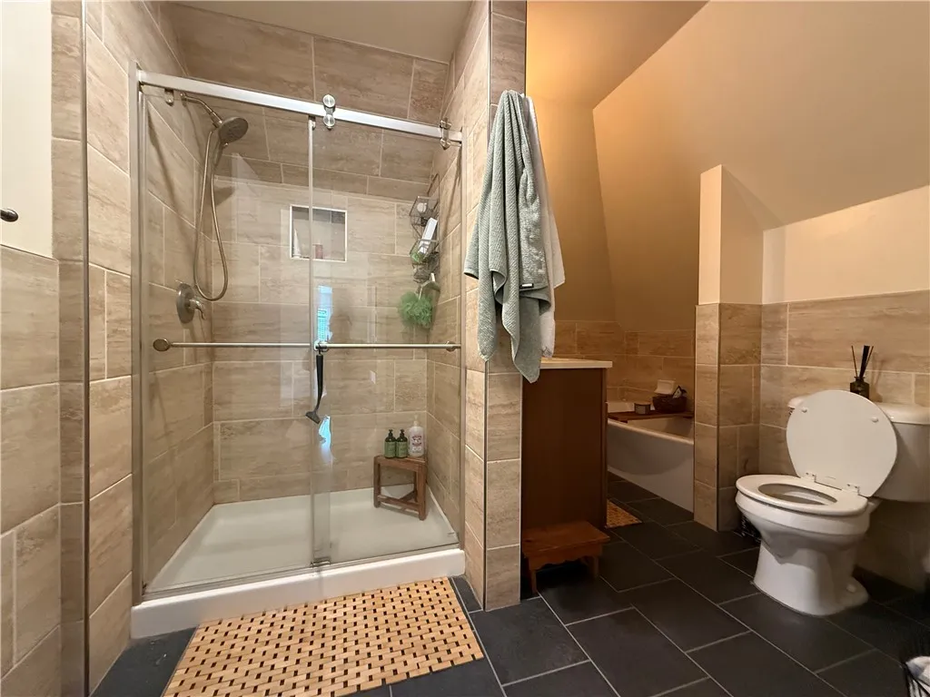 1036 Monroe Avenue, Rochester, New York 14620, Rochester, New York 14620, 1 Bedroom Bedrooms, 5 Rooms Rooms,1 BathroomBathrooms,Residential Lease,For Rent,1036 Monroe Avenue, Rochester, New York 14620,R1620698