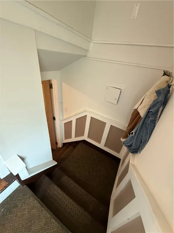 1036 Monroe Avenue, Rochester, New York 14620, Rochester, New York 14620, 1 Bedroom Bedrooms, 5 Rooms Rooms,1 BathroomBathrooms,Residential Lease,For Rent,1036 Monroe Avenue, Rochester, New York 14620,R1620698
