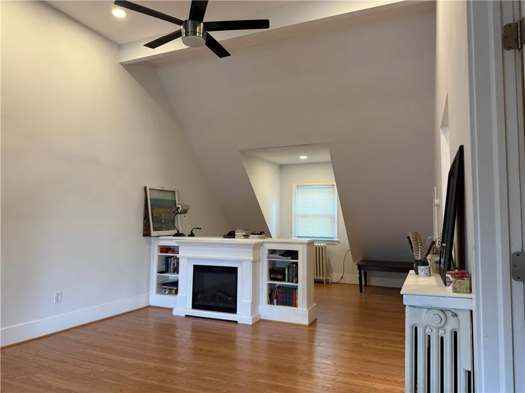 1036 Monroe Avenue, Rochester, New York 14620, Rochester, New York 14620, 1 Bedroom Bedrooms, 5 Rooms Rooms,1 BathroomBathrooms,Residential Lease,For Rent,1036 Monroe Avenue, Rochester, New York 14620,R1620698